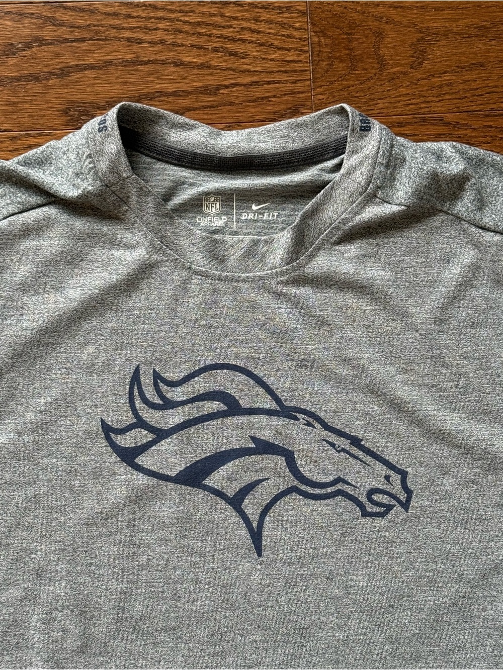 Denver Broncos Nike Dri-FIT Shirt | Men’s Size Medium